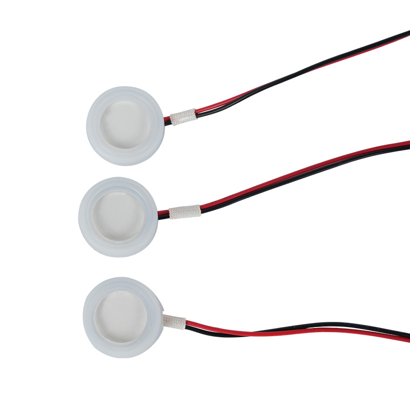 20mm2.4mhz محول التفتيت بالموجات فوق الصوتية مذبذب محول السيراميك الكهرضغطي لآلة الروائح الانحلال الزيت العطري
